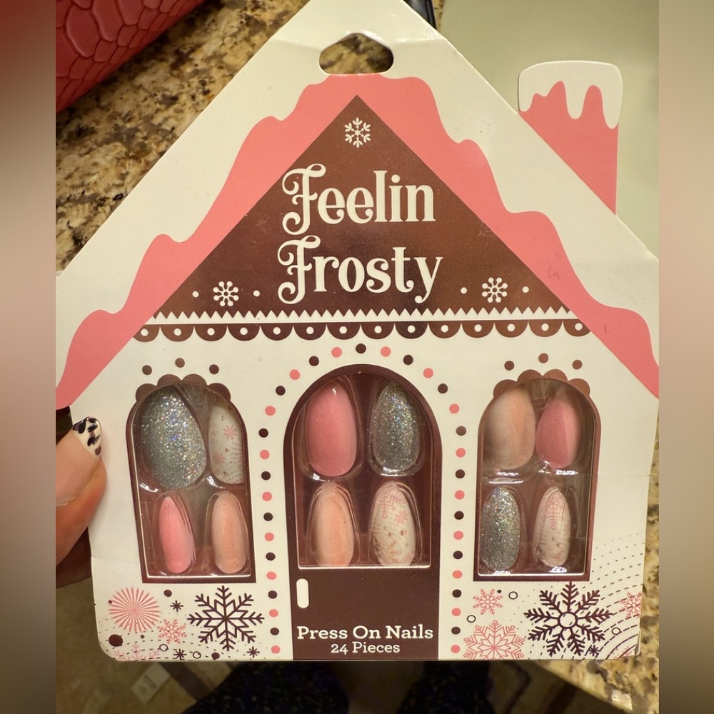 Feeling Frosty Press on Nails